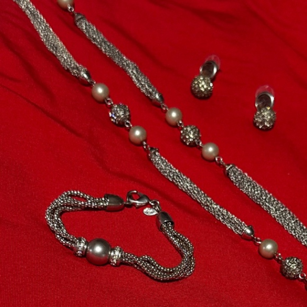 Chico's Silver and Pearl Necklace Set